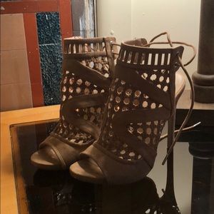 Camel colored 4” heels